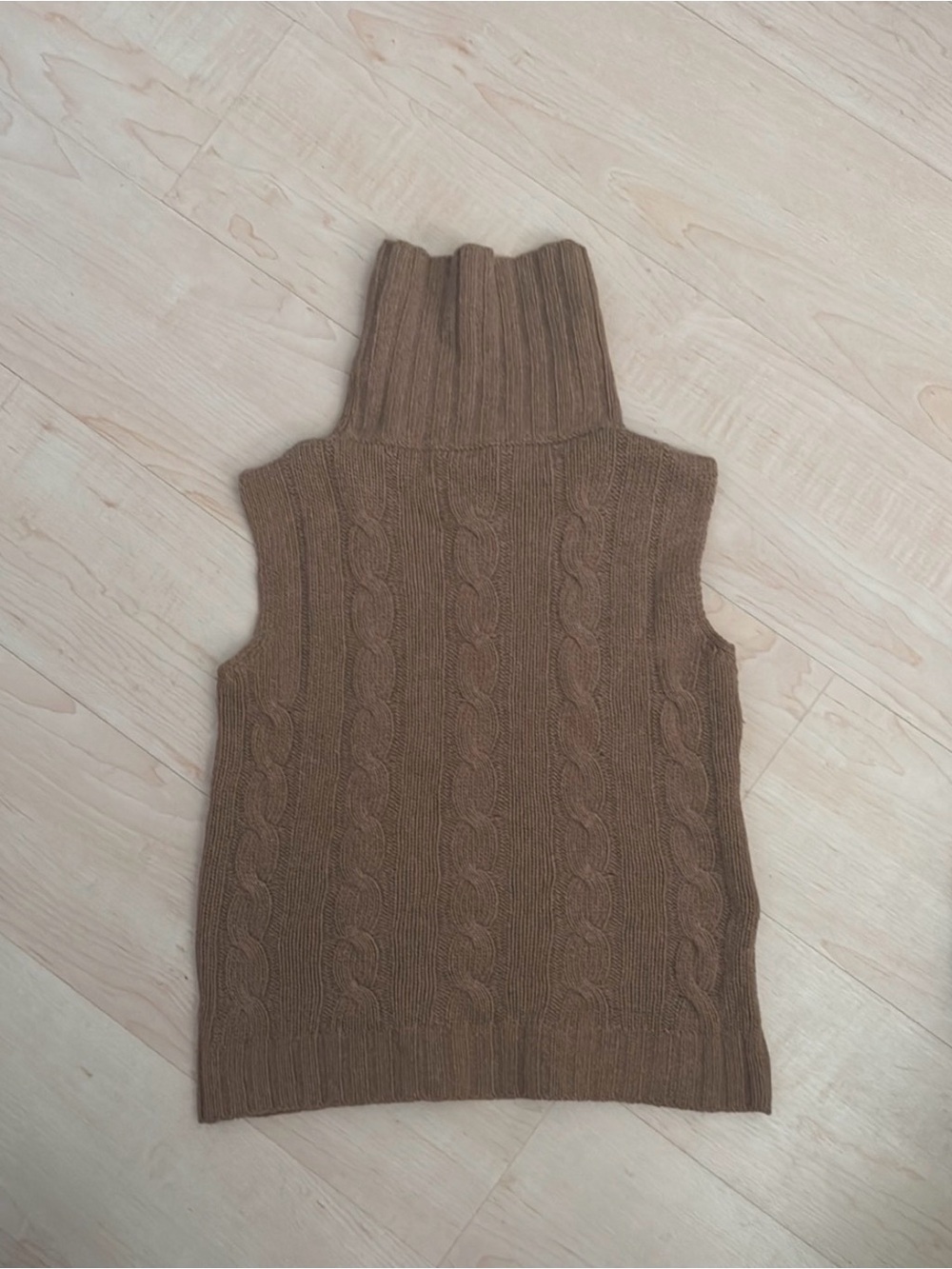 Weekend Max Mara Italian Wool Blend Cable Knit Turtleneck Sweater Vest